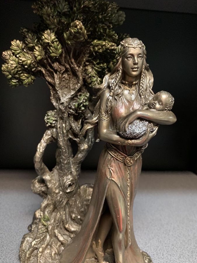 Колекційна Статуетка Veronese Кельтська Богиня Матір Дану Wu77136A4, Під замовлення 10 робочих днів