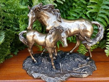 Коллекционная статуэтка Veronese Лошадь с жеребенком WU68146A1