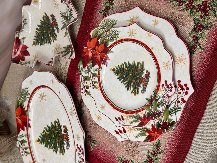 Тарілка Новорічна фарфорова Christmas Story Flower 27 см