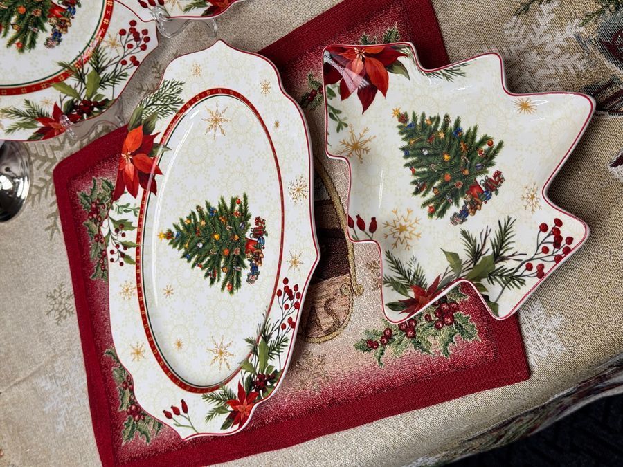 Блюдо новогоднее фарфоровое Елочка Christmas Story Flower