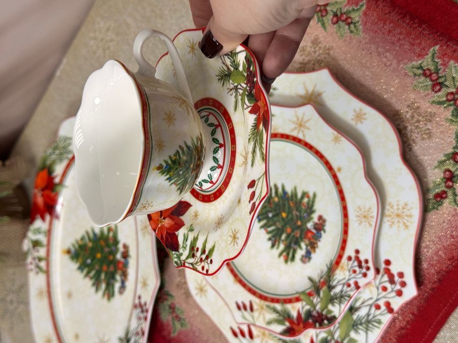 Чашка з блюдцем Christmas Story Flower 180 мл