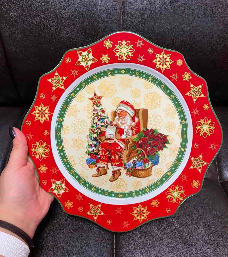 Набор новогодних фигурных тарелок Дед Мороз 26 см 986-076-6