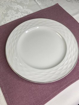 Набор белых фарфоровых тарелок Волны 6 шт 26 см с золотистым обрамлением.