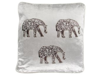 Подушка декоративная с вышивкой Слоны 50 х 50 см 877-043