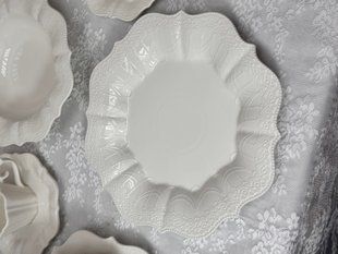 Тарілка біла фарфорова 27 см Fleur Blanche у вінтажному стилі
