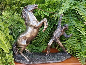 Коллекционная статуэтка Veronese Ковбой - Приручение лошади WU76869A4