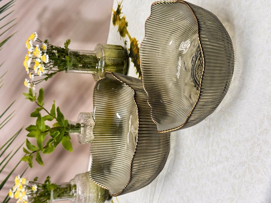 Салатник скляний фігурний Fleur темний 20 см
