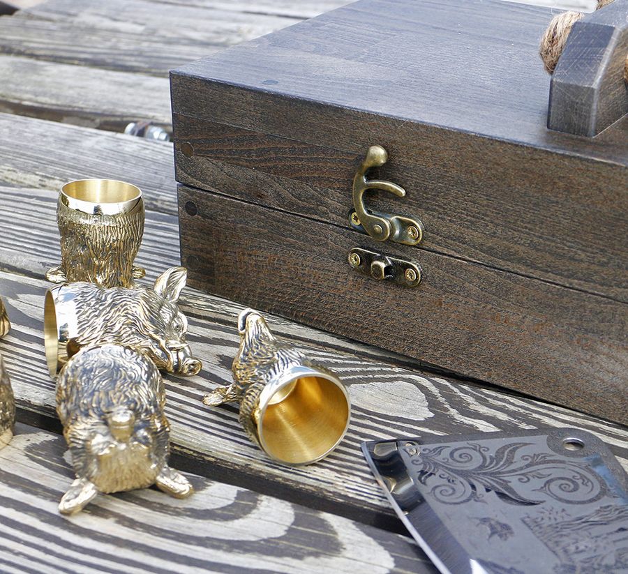 Подарочный набор шампуров с бронзовыми рюмками Охотнику ручной работы