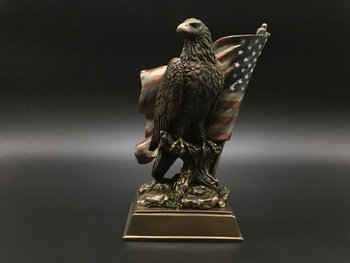 Коллекционная статуэтка Veronese Орел c Американским флагом WU76584A4