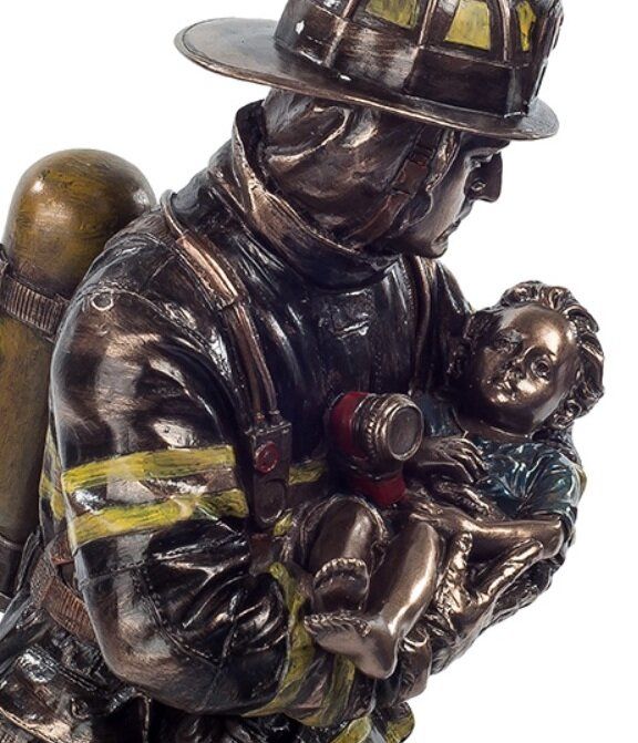 Cтатуетка Veronese Пожежний з Немовлям Ws-199, Під замовлення 10 робочих днів