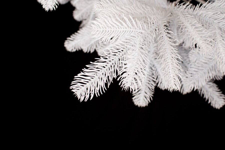 Елка литая, искусственная белая Женева 180 см