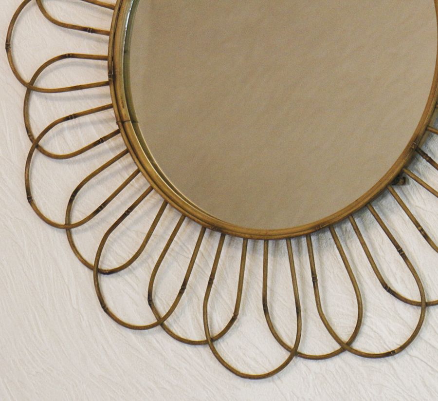 Зеркало настенное декоративное Ромашка в металле 82 см 91168