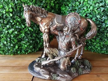 Коллекционная статуэтка Veronese Индеец с лошадью WU74240A4