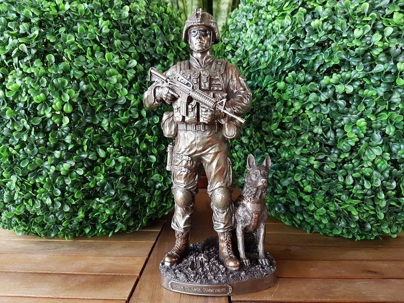 Колекційна Статуетка Veronese Солдат з Собакою Wu76959A4