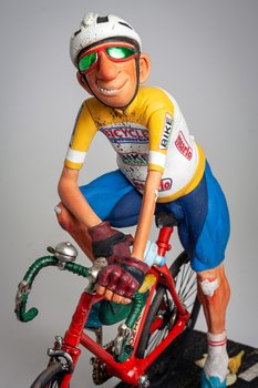 Коллекционная статуэтка Велосипедист Forchino FO 85550