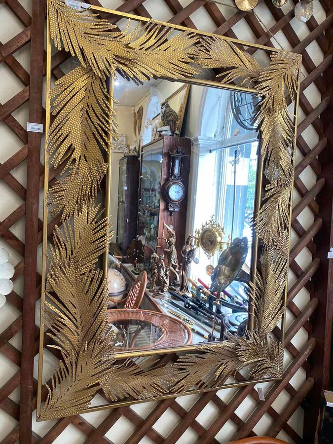 Зеркало настенное декоративное в металле 80 х 110 см 81253