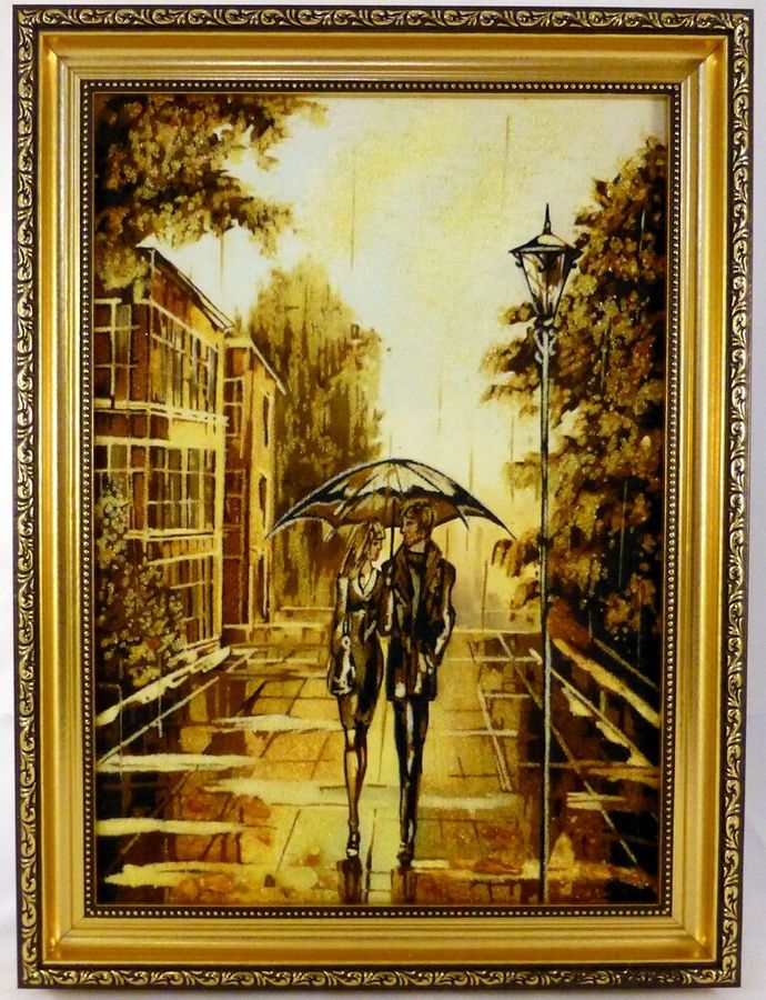 Картина с янтаря Пара под зонтом 40 х 60 см