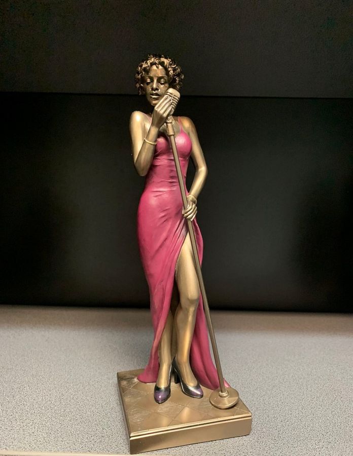 Коллекционная статуэтка Veronese Певица 76207A4
