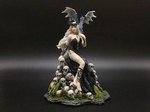 Колекційна Статуетка Veronese Божевільна Королева Wu77217Va