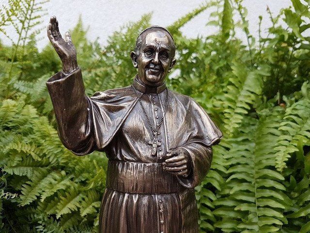 Коллекционная статуэтка Veronese Папа Франциск WU76276A1
