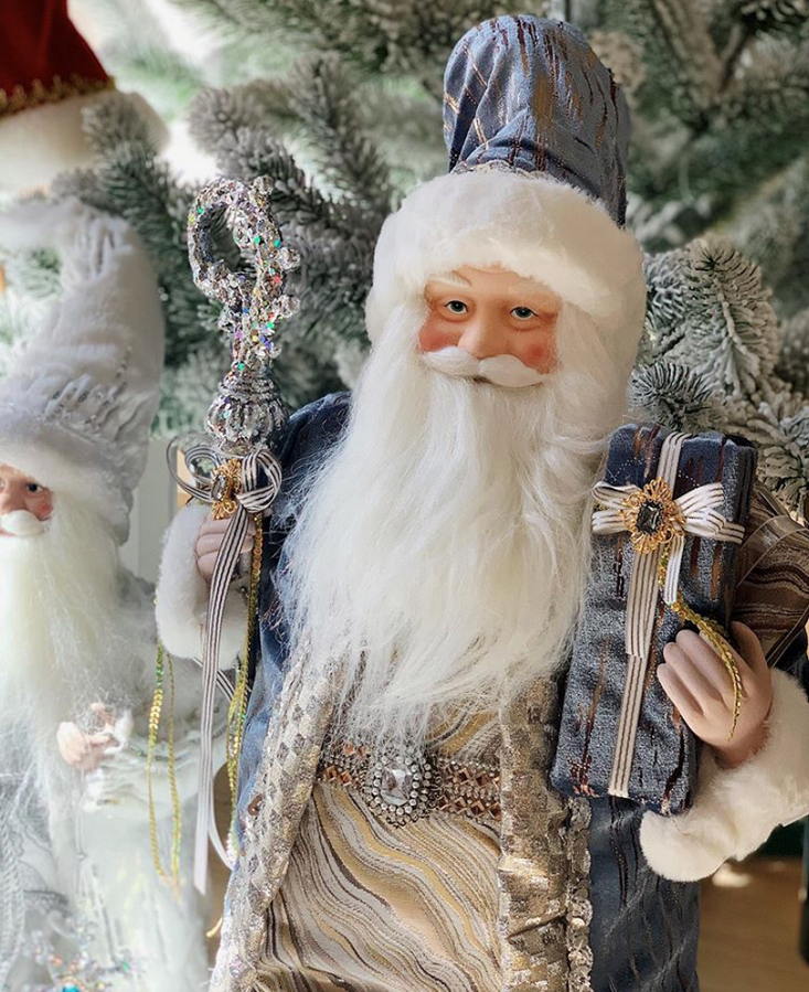 Фигура новогодняя Санта с посохом в синем 60 см 6011-003