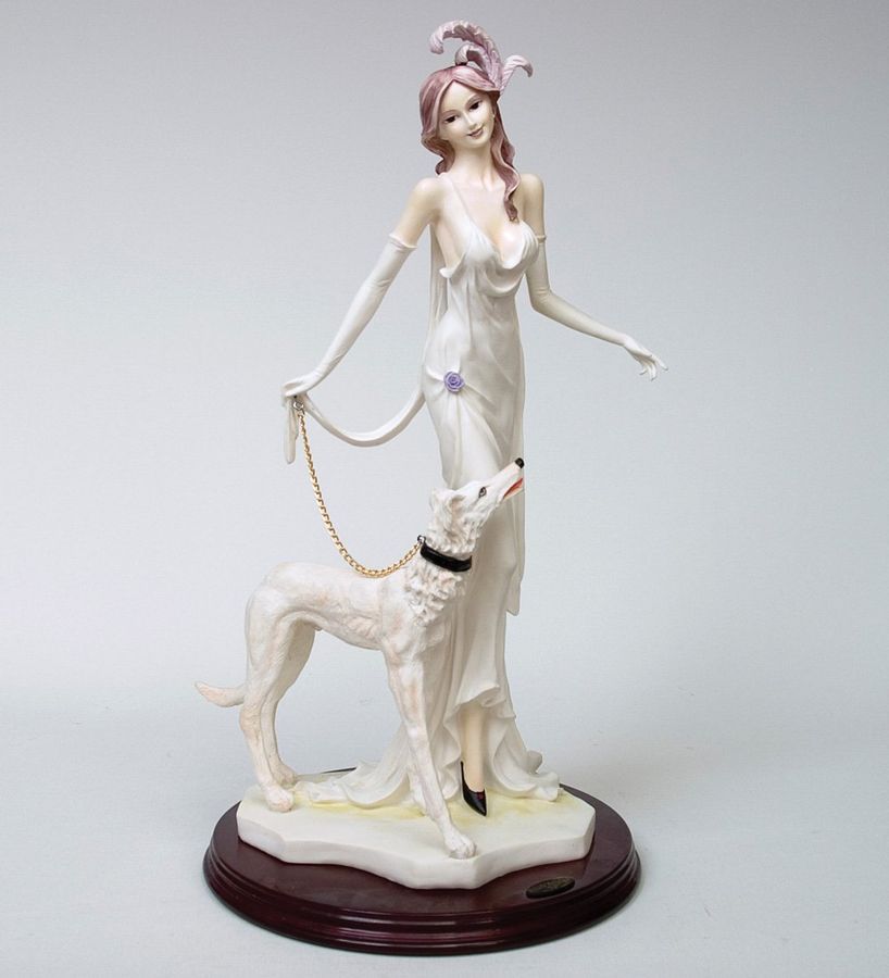 Статуетка Дама з Собакою Ga-20