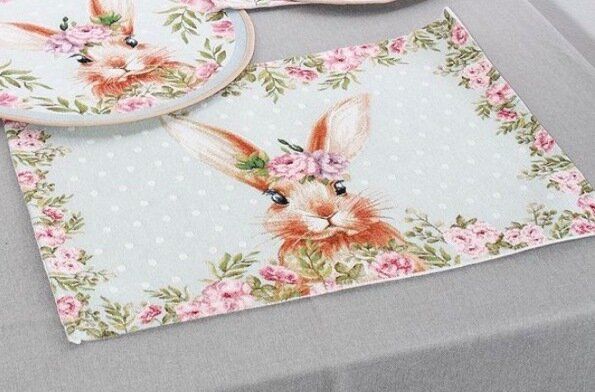 Салфетка на стол гобеленовая Пасхальный кролик 711-076