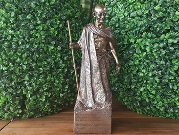 Коллекционная статуэтка Veronese Махатма Ганди WU75737V4