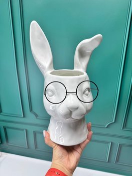Ваза Кролик в окулярах біла керамічна 733-585. Пасхальний декор