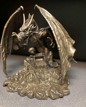 Коллекционная статуэтка Дракон, охраняющий сокровища