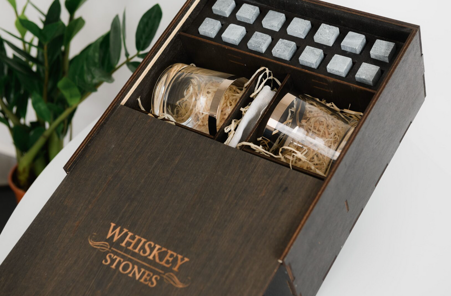 Набор для виски подарочный Bradley со стаканами и камнями