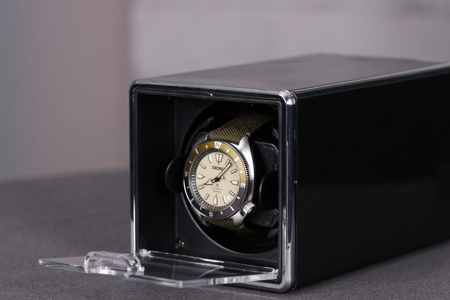 Шкатулка для автоподзавода часов от Salvadore JA/1301/CF